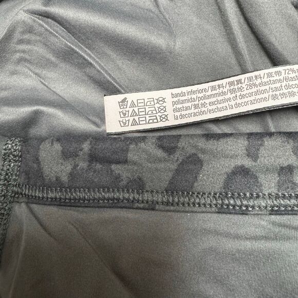 NWT (XL) Victoria’s Secret Wireless Plunge Bra - Deep V Gray Leopard Print Brale - Picture 6 of 6